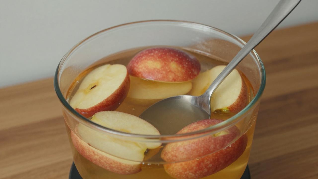煮苹果水的好处与坏处解析，煮苹果水是不是健康饮品？-攀枝花芒果网
