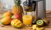 榨果汁的好处,为什么每天喝榨果汁对健康有益