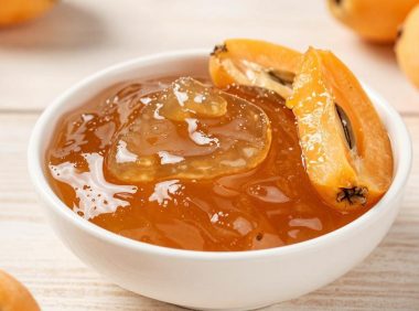 怎样熬制美味枇杷膏?掌握材料与详细步骤轻松制作健康佳品!