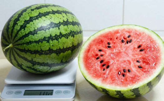 西瓜怎么辨别是否变质？教你几招轻松判断西瓜新鲜度