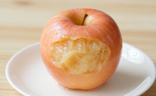 长期食用熟苹果的健康益处及每日食用的神奇功效探讨