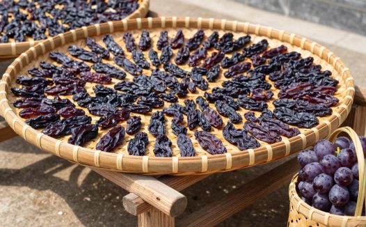 紫葡萄干的营养价值与健康功效，食用紫葡萄干需注意的禁忌事项