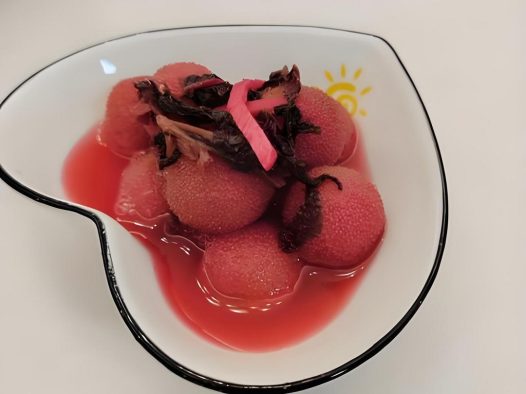 紫苏杨梅汤的神奇疗效，它能缓解哪些健康问题？