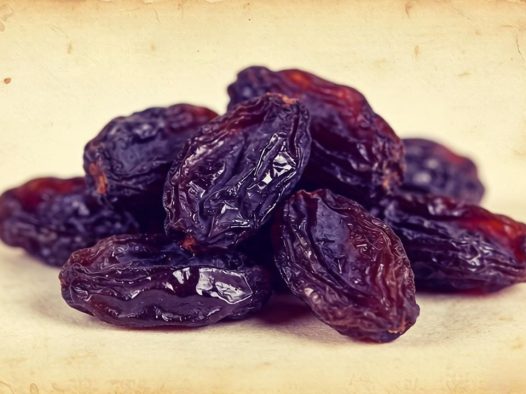 紫香妃葡萄干的营养价值与功效，如何食用紫香妃葡萄干？