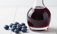 蓝莓酒的制作方法,蓝莓酒的保健功效和饮用效果