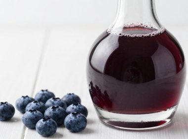 蓝莓酒的制作方法,蓝莓酒的保健功效和饮用效果