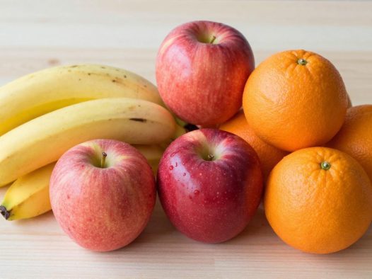 老年人适合吃哪些水果,哪些水果对老年人健康最有益?