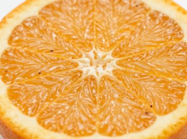 橙子里面有褐色斑点是什么东西？