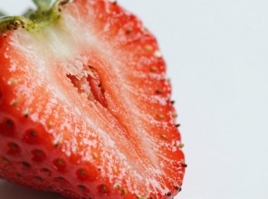草莓空心是不是打了膨大剂？